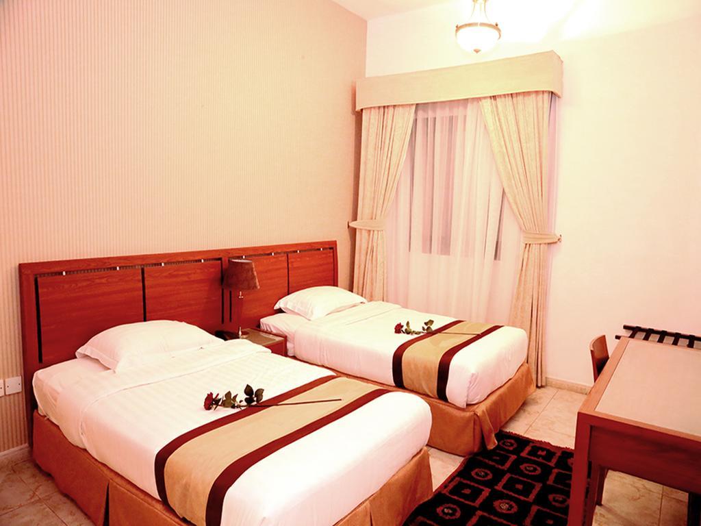 Arcadia Hotel Suites Σάρτζα Δωμάτιο φωτογραφία